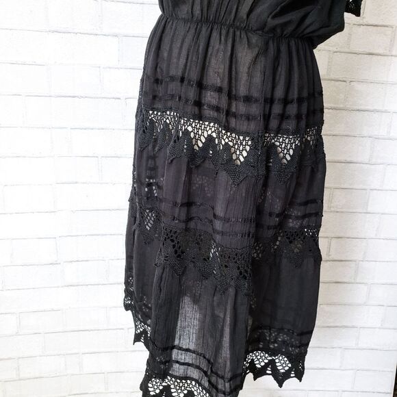 ON Off Shoulder Black with Crochet Details - Picture 4 of 5